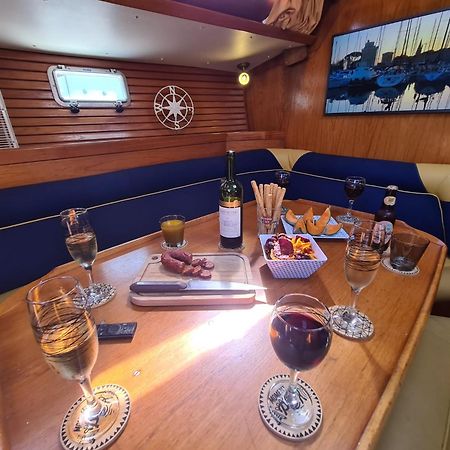 Coriandre 2 - Dormir Sur Un Grand Voilier 9 Personnes By Nuits Au Port La Rochelle  Dış mekan fotoğraf