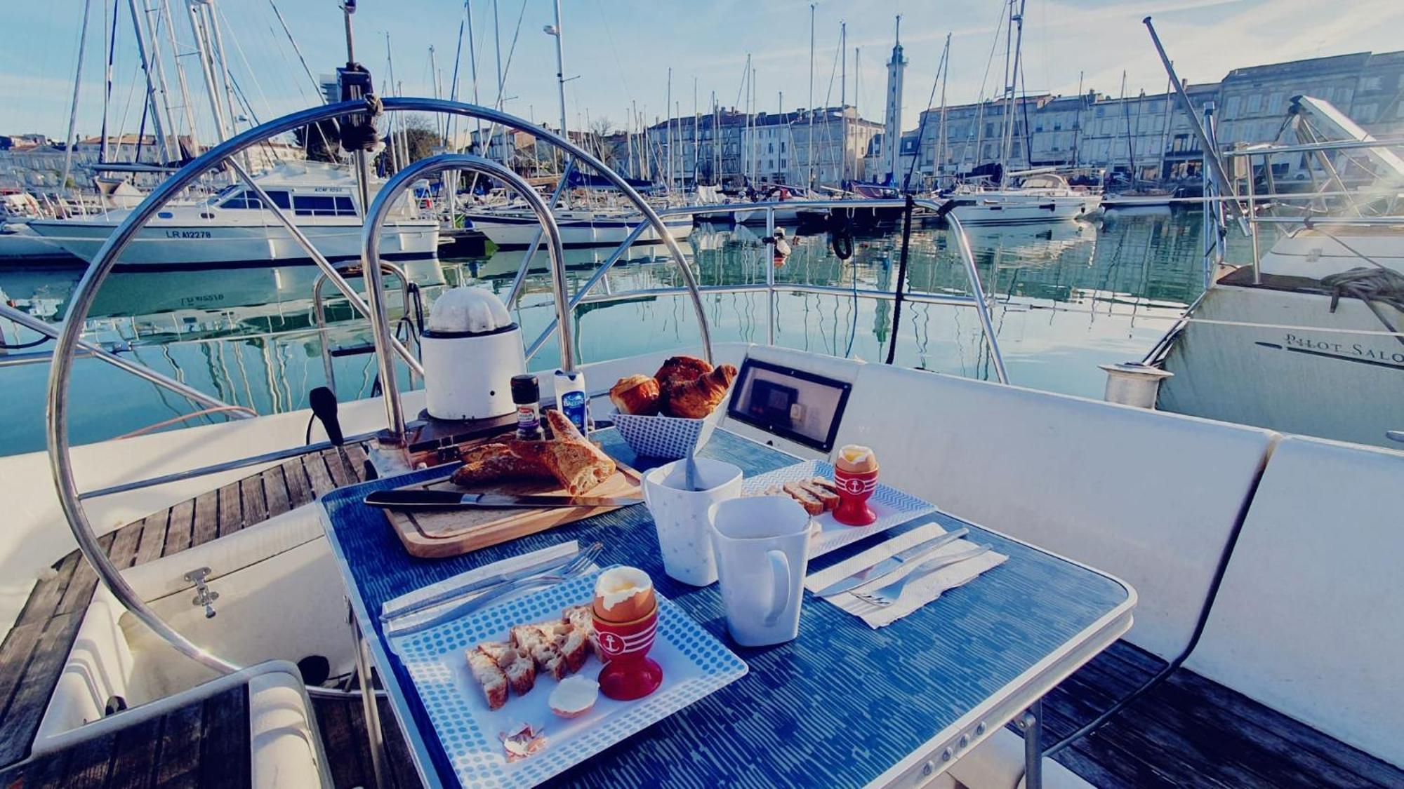 Coriandre 2 - Dormir Sur Un Grand Voilier 9 Personnes By Nuits Au Port La Rochelle  Dış mekan fotoğraf